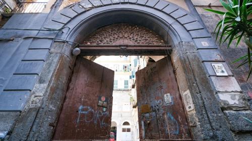 Royal Dante Bed and breakfast